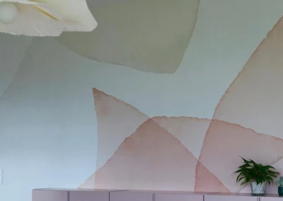 Décor mural aux formes végétales