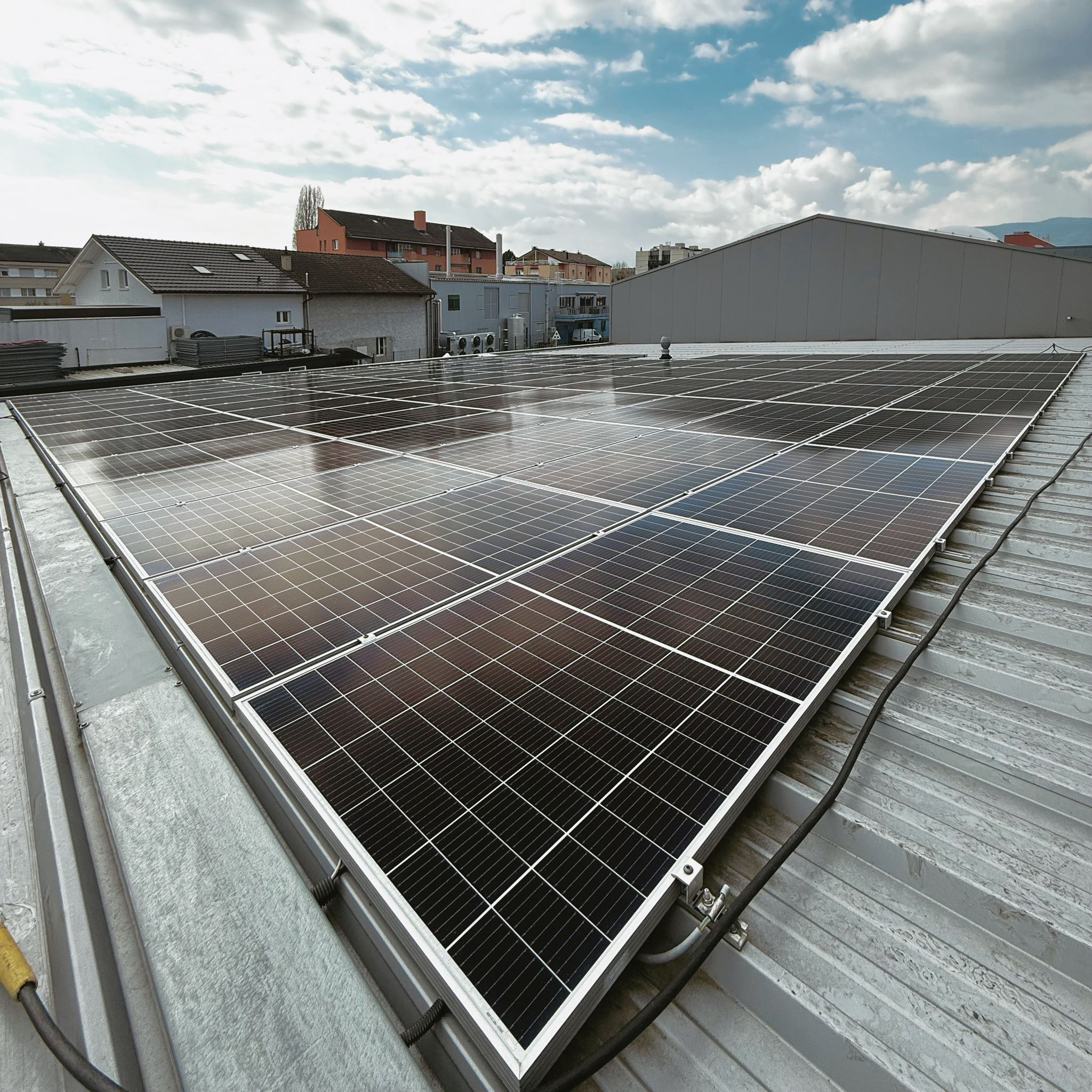 Installation photovoltaïque sur toiture avant entretien